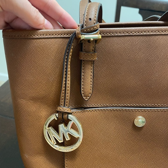 Michael Kors Tan Tote Shoulder Bag with Front Phone Pocket - Picture 7 of 7